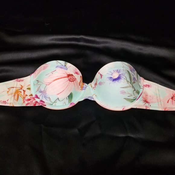 T23 Mint green floral Triangl bikini top, various - Picture 1 of 4